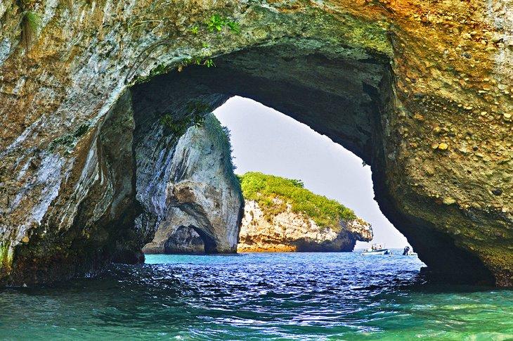 Parque Nacional Marino Los Arcos en la Bahía de Banderas