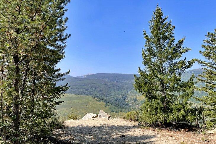 Blick vom Cougar Ridge Trail nahe Vail