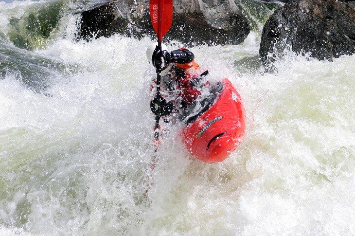 Kayakiste sur la rivière Colorado