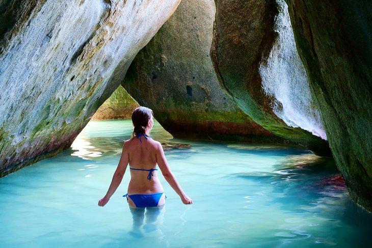 Eine Höhle bei The Baths auf Virgin Gorda