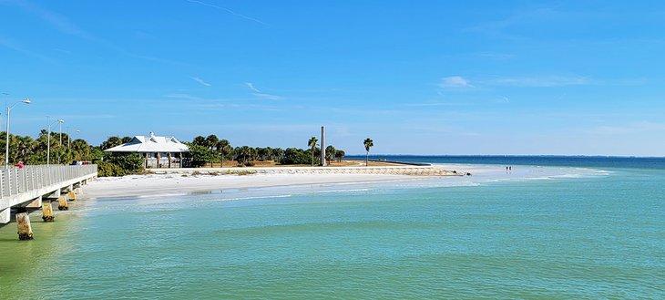 Vista desde el muelle en el Parque Fort De Soto