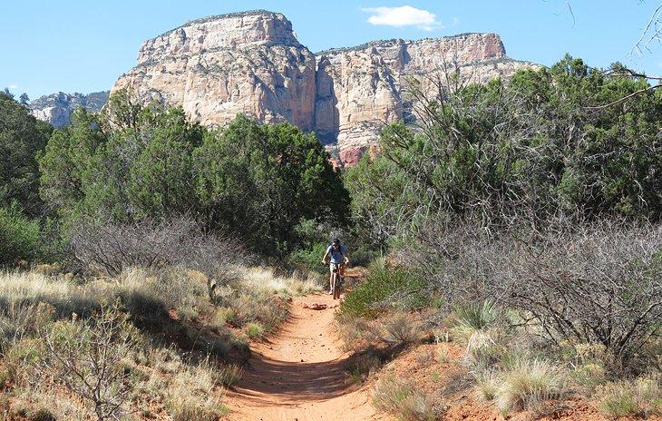L'auteur Michael Law sur le sentier Long Canyon