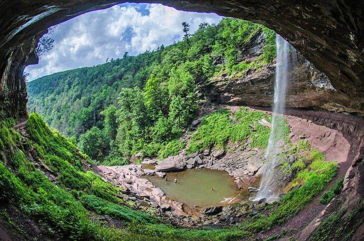 Blick von hinter den Kaaterskill Falls