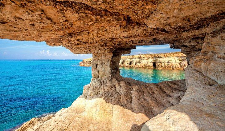 Grottes marines de Cap Greco