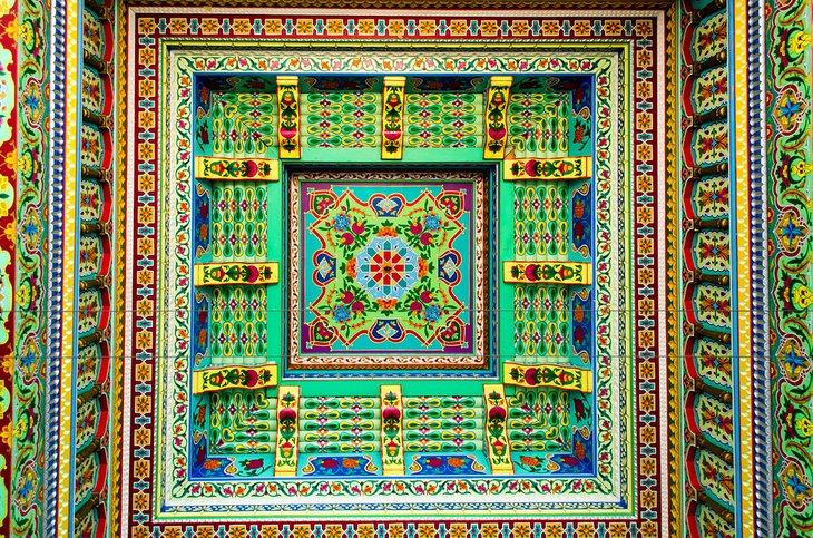 Detalles ornamentales en el Dushanbe Teahouse en Boulder