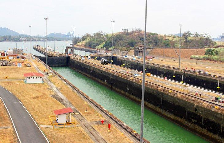 Vue du Canal de Panama depuis le Centre Visiteur de Miraflores