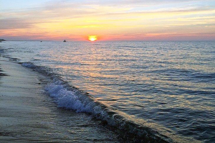 Surfside Beach al atardecer