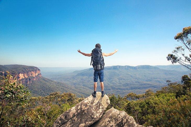 Senderista en las Montañas Azules, NSW, Australia