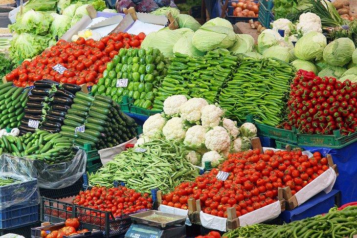 Verduras a la venta en el Bazar de Mujeres