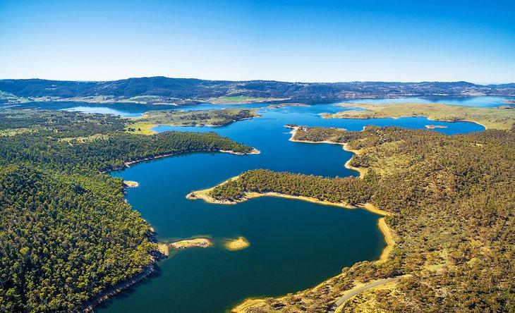 Vista aérea del Lago Jindabyne