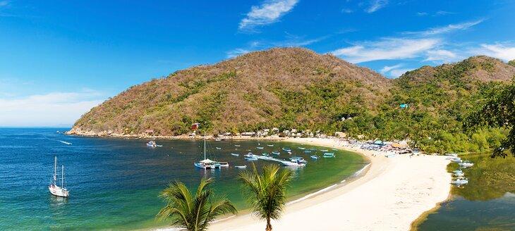 Vista de la playa en Yelapa cerca de Puerto Vallarta, México