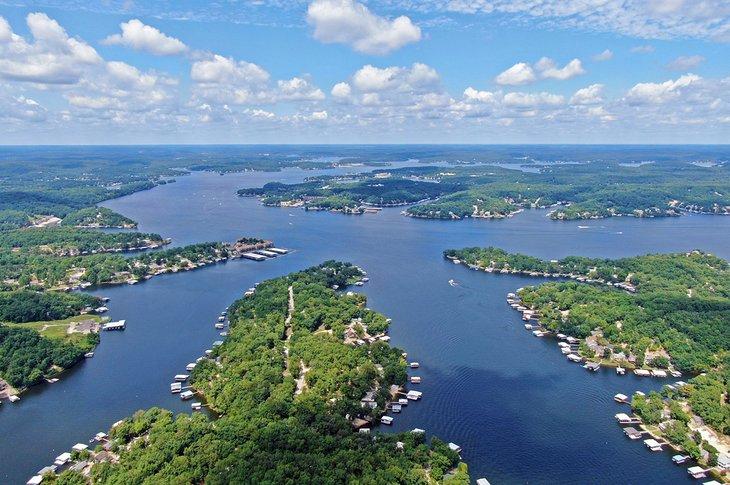 Vista aérea del Lago de los Ozarks, Missouri