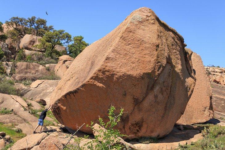 Campamento en el Área Natural Estatal Enchanted Rock