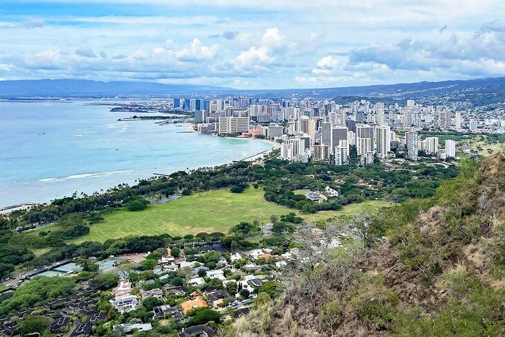 Blick auf Waikiki und Honolulu von der Spitze des Diamond Head