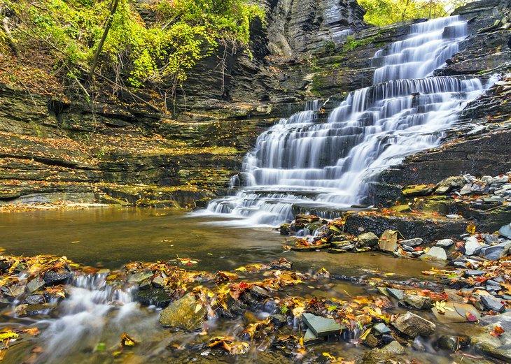 Chute d'eau dans la gorge de Cascadilla