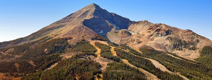 Lone Peak en Big Sky Resort en verano