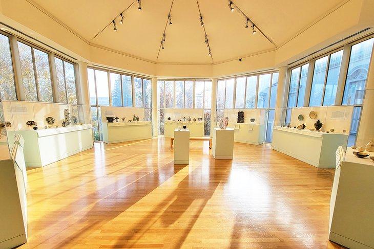 Exposition au musée d'art Crocker