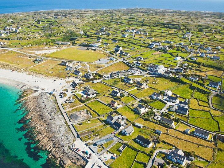 Vista aérea de la isla de Inisheer, Islas Aran