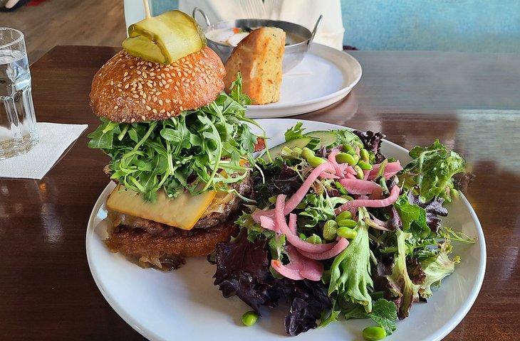 Un plat au West Coast Grill