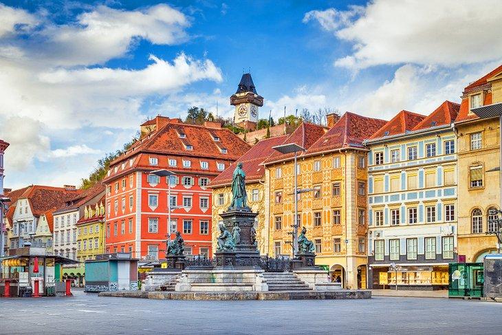 Casco Antiguo de Graz con la Torre del Reloj