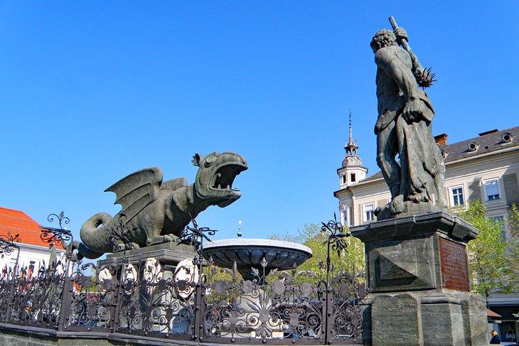 La icónica Fuente de Lindworm de Klagenfurt