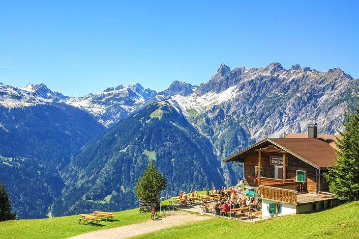Restaurante en la montaña en St. Anton am Arlberg