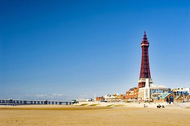 Torre de Blackpool y la playa