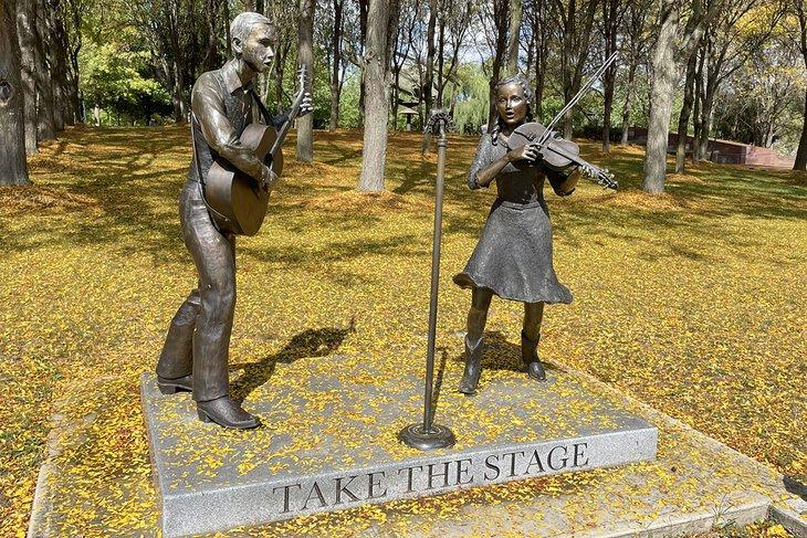 Statue im Geburtsort der Country-Musik Museum