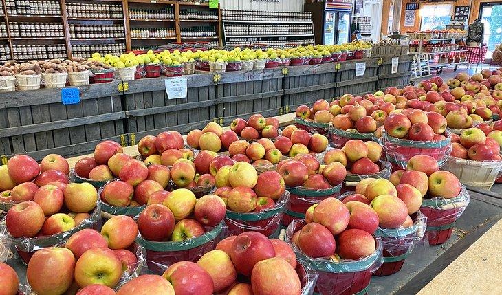 Äpfel zum Verkauf bei R&A Orchards