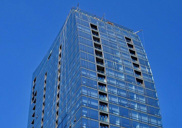 CEB Tower | Ron Cogswell / photo modifiée