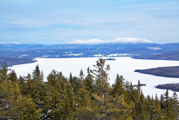 La région des lacs Rangeley dans le Maine