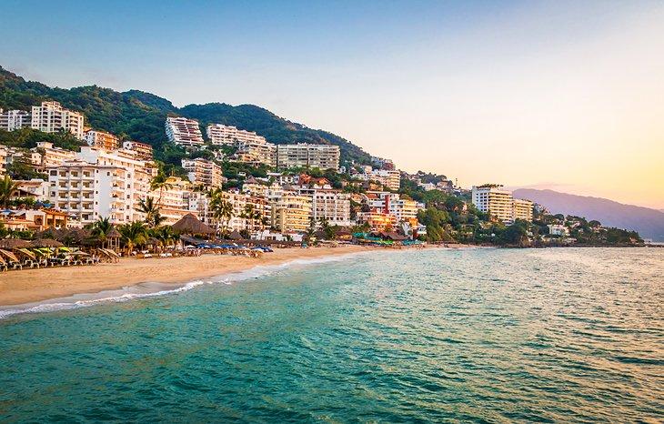 Atardecer en la playa de Puerto Vallarta