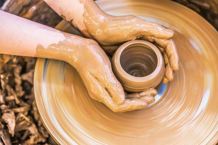 Töpferkunst auf dem Sawdust Art Festival
