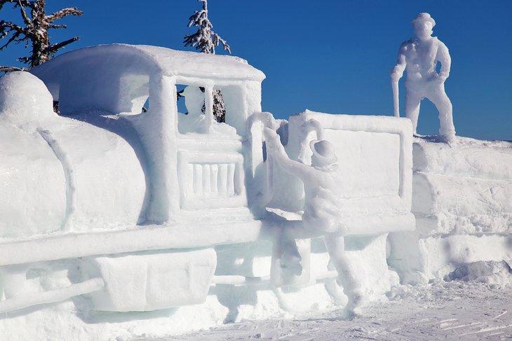 Escultura de hielo en el Carnaval de Invierno de McCall
