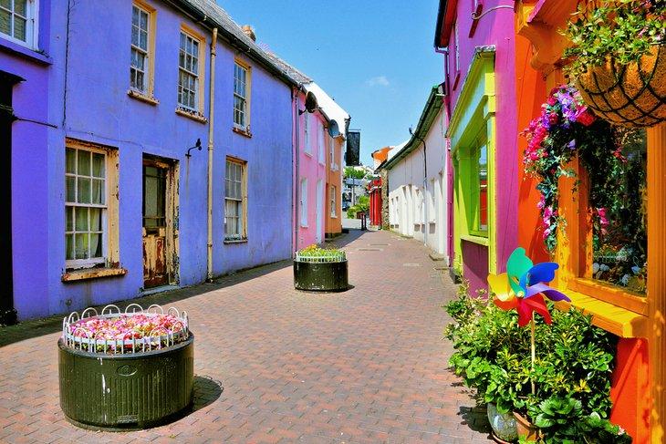 Bâtiments colorés à Kinsale