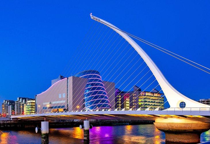 Le pont Samuel Beckett sur la rivière Liffey à Dublin