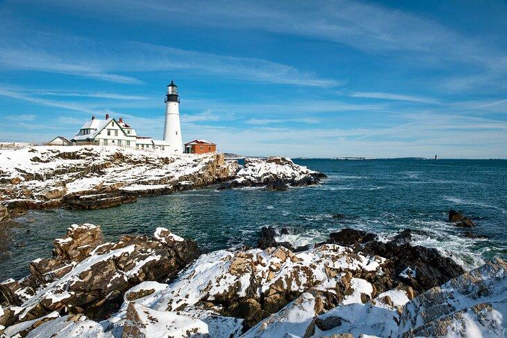 Phare de Portland Head après une tempête hivernale dans le Maine