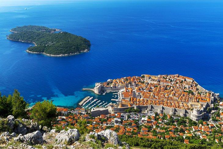 Lokrum justo frente a Dubrovnik
