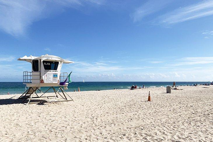 Torre de salvavidas en Fort Lauderdale Beach Park