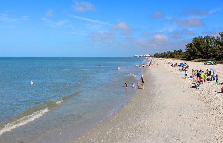 Vista de Naples Beach desde el muelle