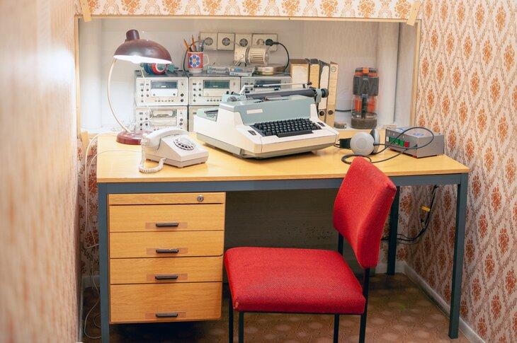 Sala de espionaje en el museo DDR, Berlín