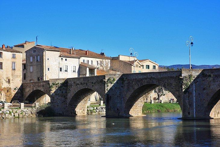 Brücke über den Aude-Fluss in Limoux