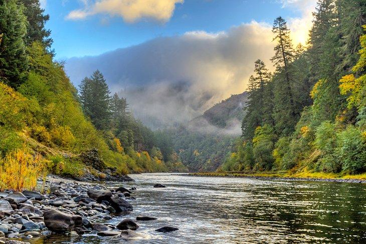 Der Rogue River im Herbst