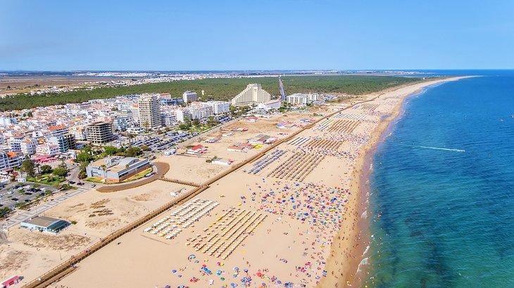 Vista aérea de Praia de Monte Gordo