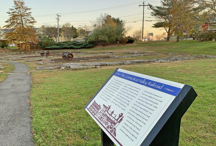 Restos del ferrocarril de Connecticut Valley pueden verse en el Parque Monumento Fort Saybrook