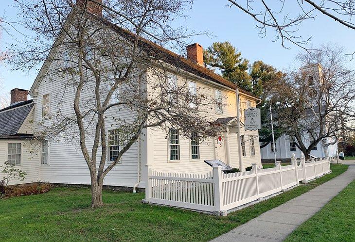 La Casa General William Hart alberga la Sociedad Histórica de Old Saybrook