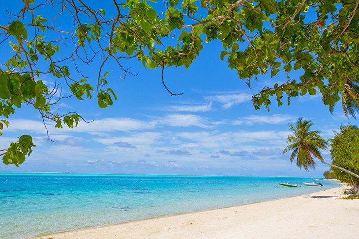 Playa Matira en la isla de Bora Bora