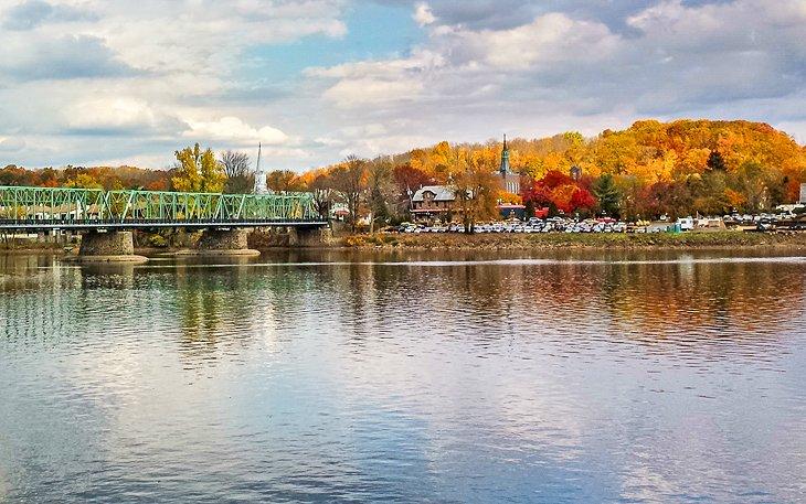 Vue de Lambertville, NJ depuis l'autre côté de la rivière Delaware