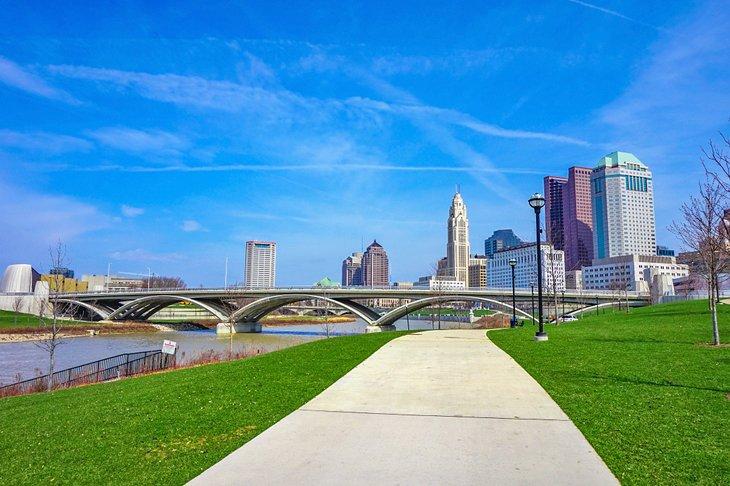 Camino a lo largo del Scioto Mile