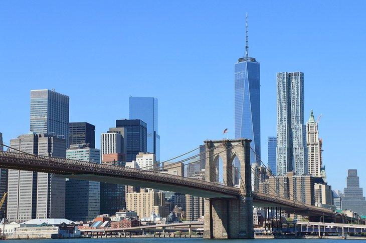 Brooklyn Bridge et la skyline de Manhattan